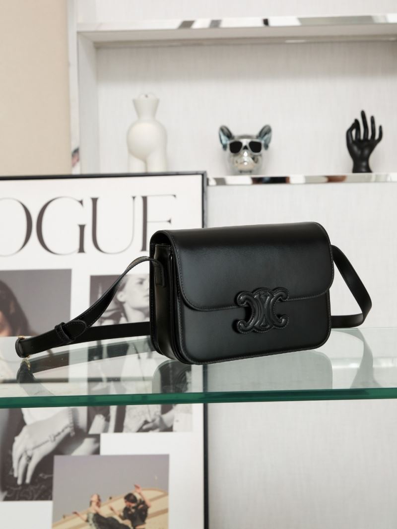 Ce1i*e triomphe bags